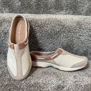 Easy Spirit Cream and Tan Mules